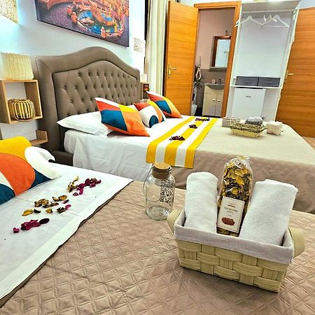 A Casa Simpatia Roma - Free Parking If You Book 4 Nights Bed and Breakfast Exterior foto