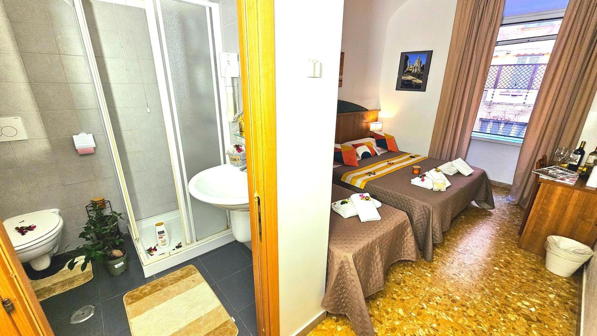 A Casa Simpatia Roma - Free Parking If You Book 4 Nights Bed and Breakfast Exterior foto