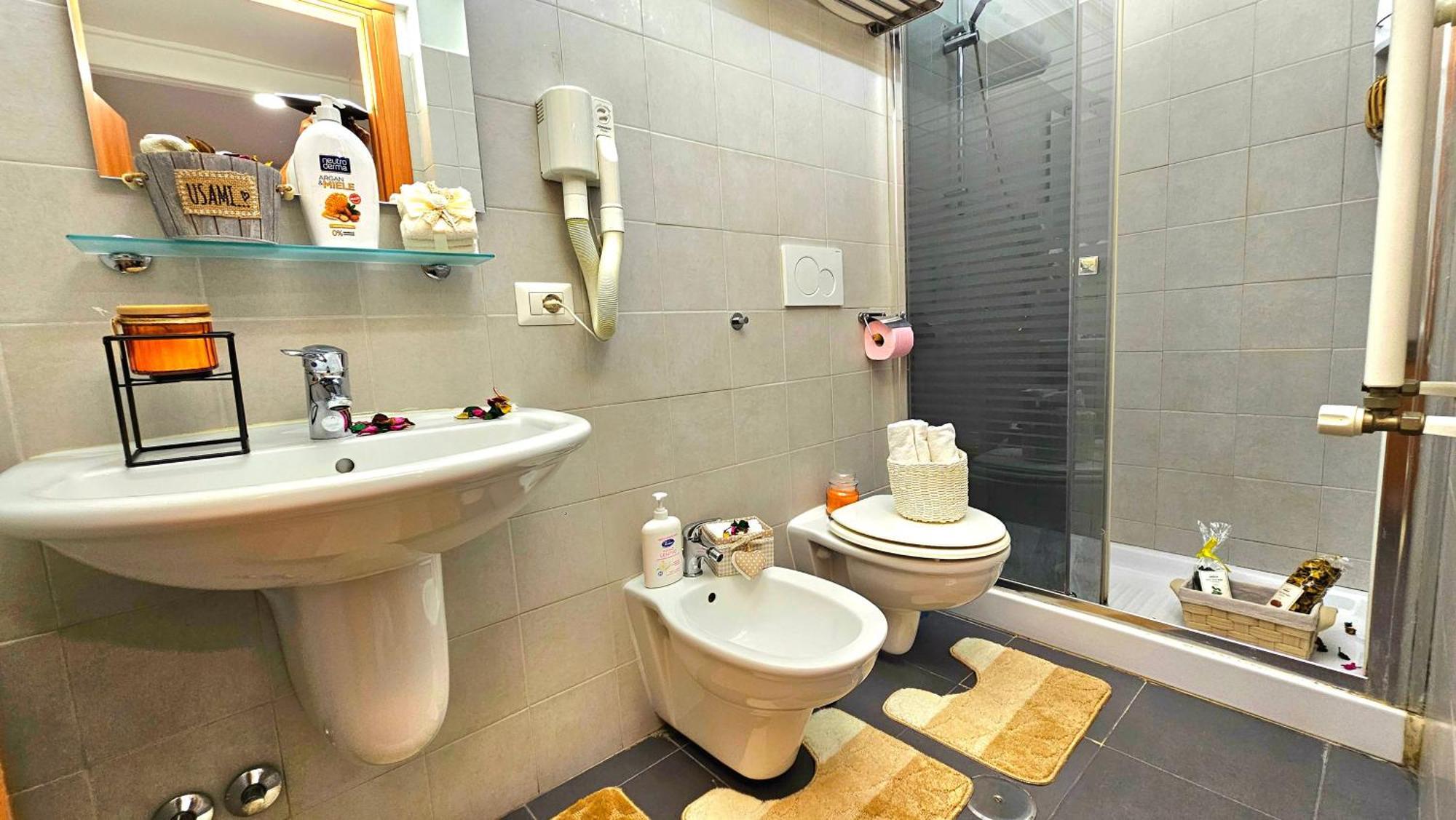 A Casa Simpatia Roma - Free Parking If You Book 4 Nights Bed and Breakfast Exterior foto