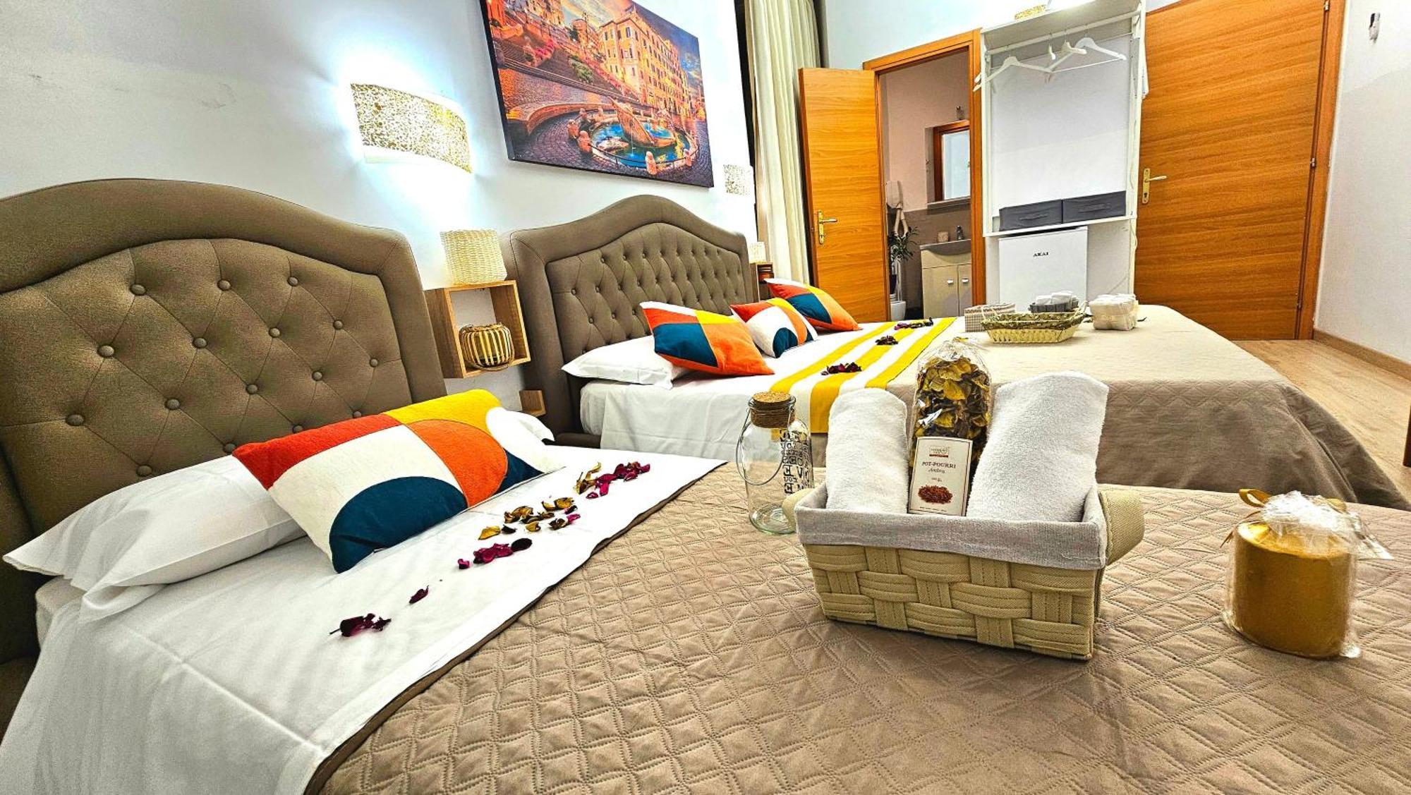 A Casa Simpatia Roma - Free Parking If You Book 4 Nights Bed and Breakfast Exterior foto