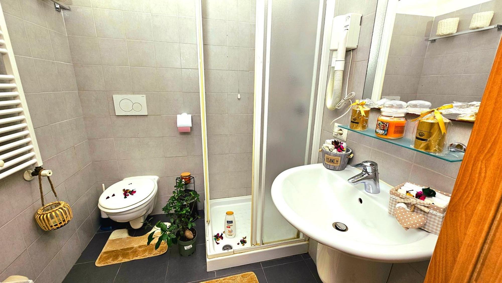 A Casa Simpatia Roma - Free Parking If You Book 4 Nights Bed and Breakfast Exterior foto